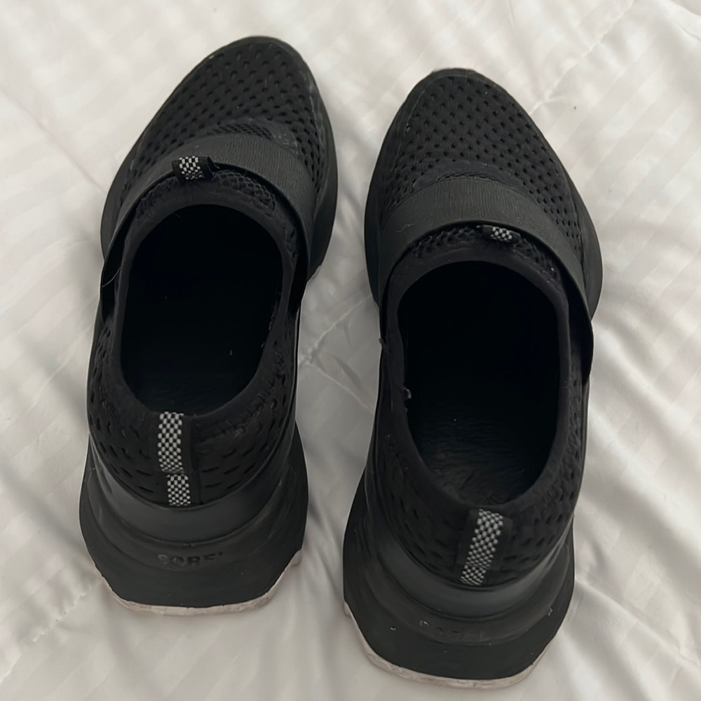 Women’s Sorel slip on tennis shoes